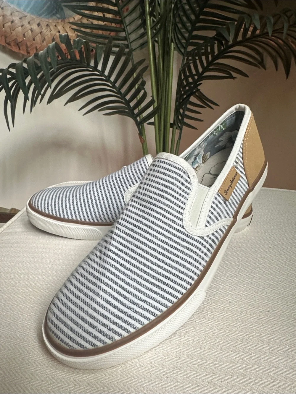 Tommy Bahama striped Slip-On Canvas Sneakers in Navy and White